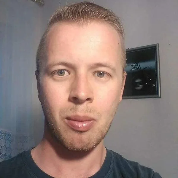 Portrait of author Kamil Roszkowski